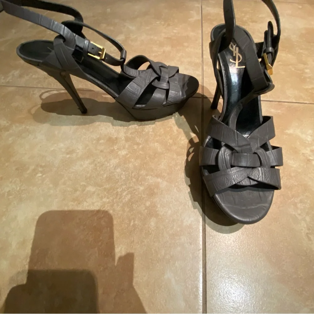SOLD Saint Laurent Grey Alligator Embossed 75 Tribute Heels Size 38.5 EU - Picture 2 of 10